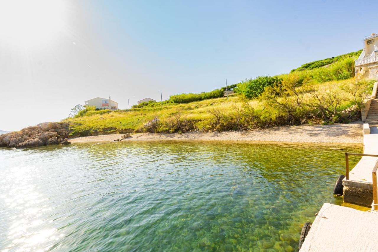 Appartamento Bepic Quiet Location On A Beautiful Bay Metajna Esterno foto