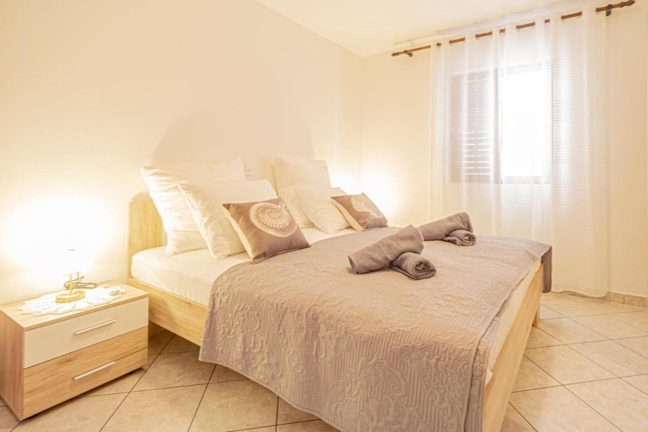 Appartamento Bepic Quiet Location On A Beautiful Bay Metajna Esterno foto